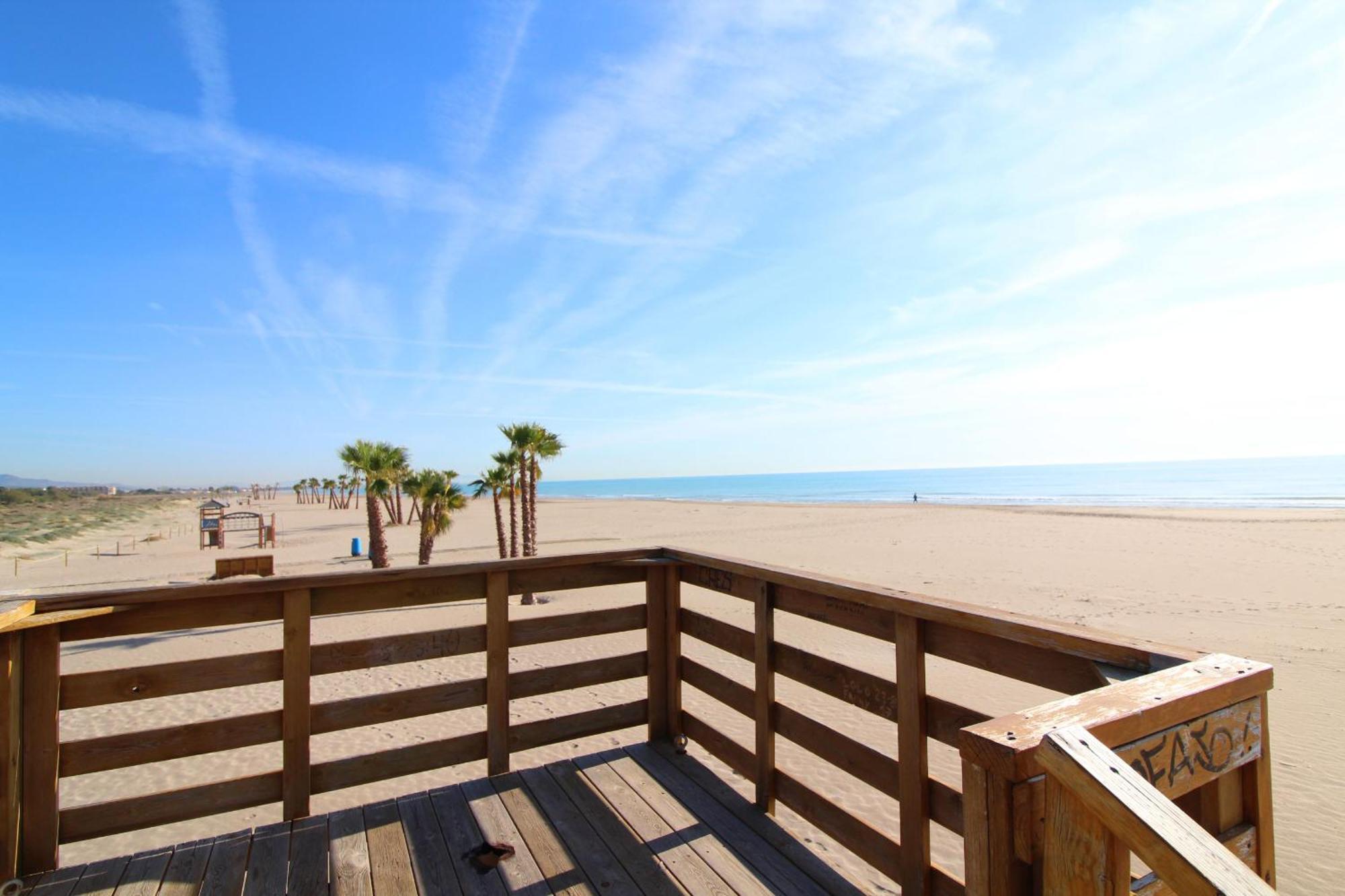 Global Properties, Las Dachas 1 - Apartamento En Primera Linea De Playa Канет-де-Беренгер Экстерьер фото