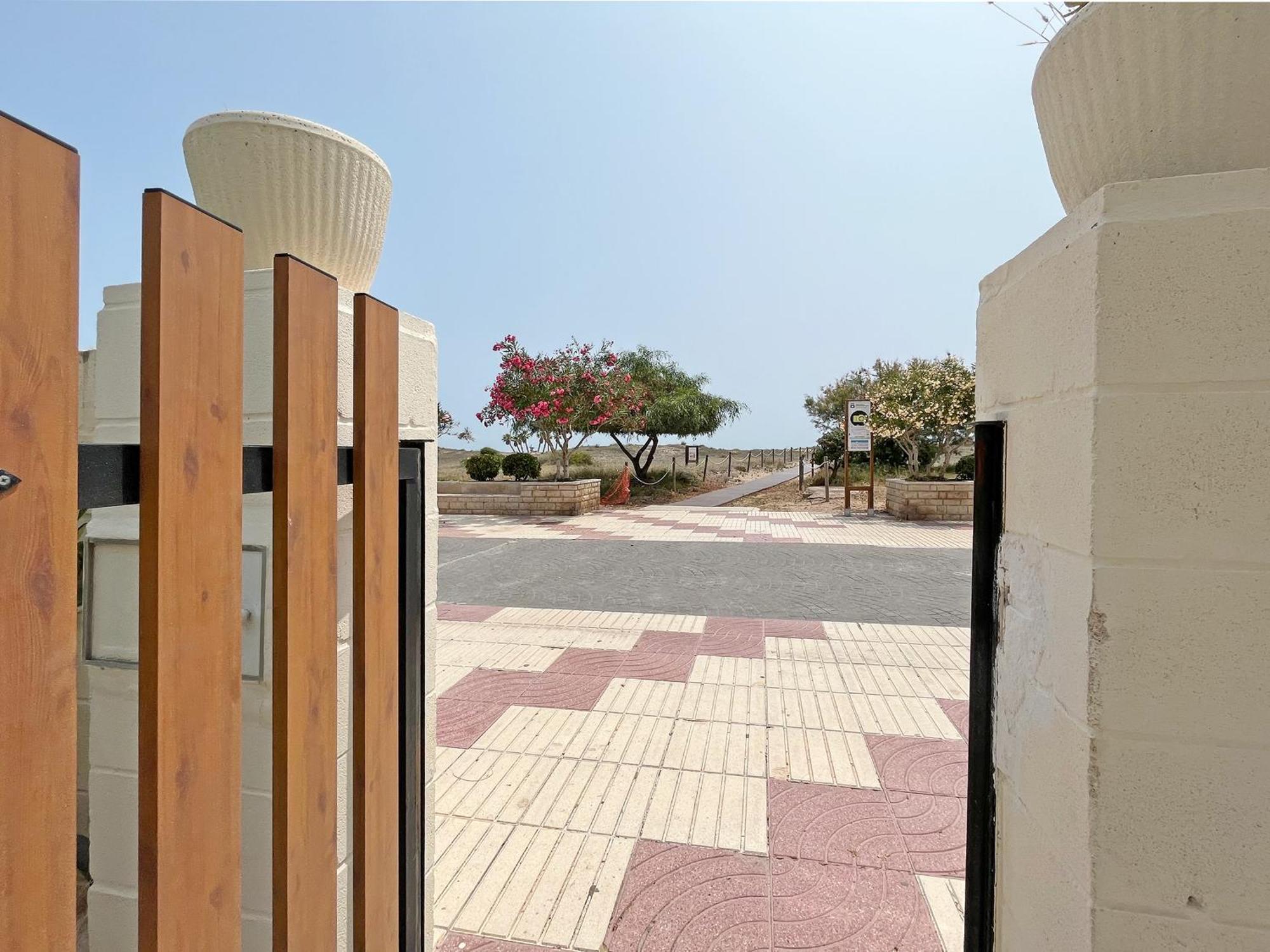 Global Properties, Las Dachas 1 - Apartamento En Primera Linea De Playa Канет-де-Беренгер Экстерьер фото