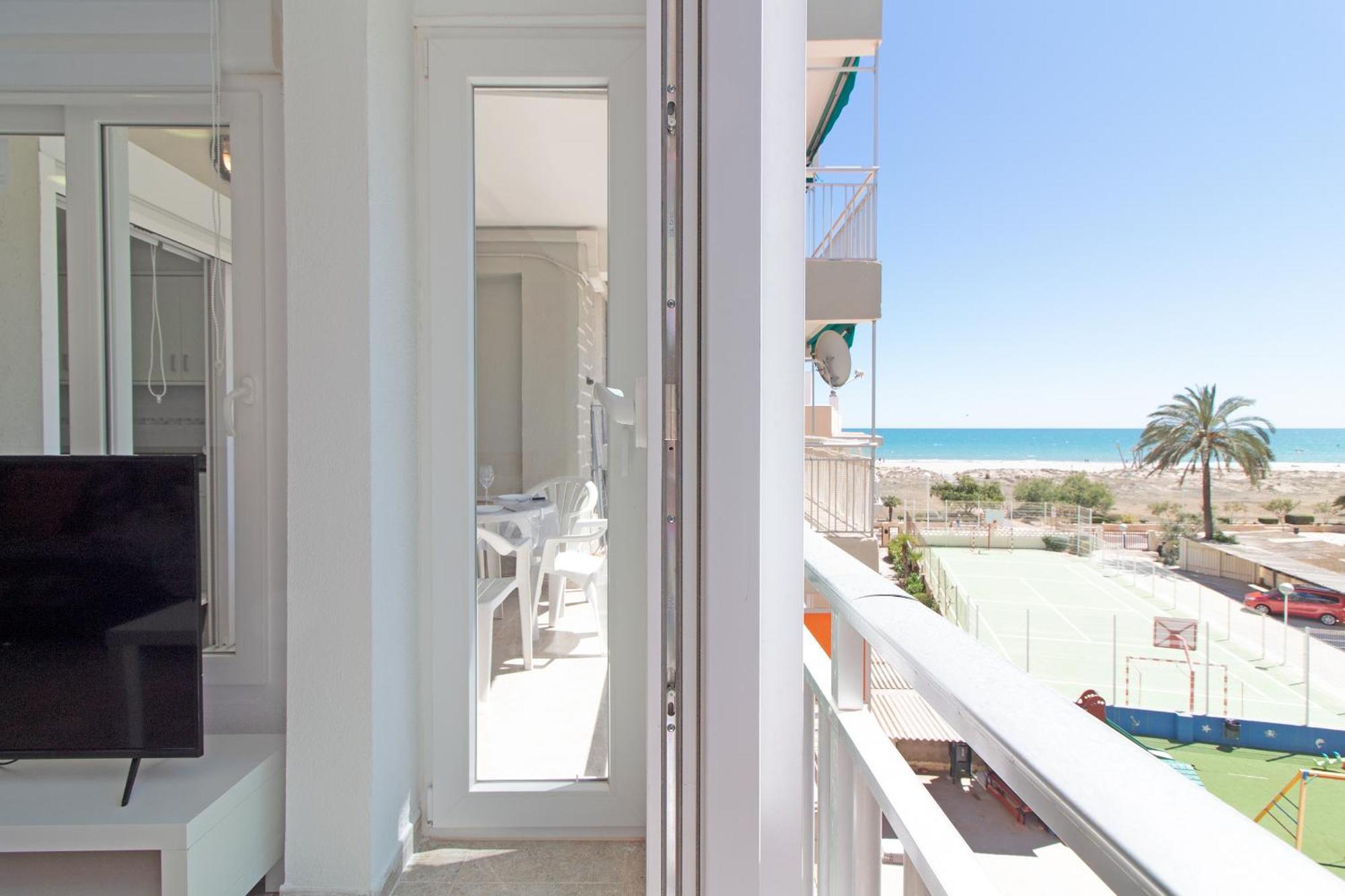 Global Properties, Las Dachas 1 - Apartamento En Primera Linea De Playa Канет-де-Беренгер Экстерьер фото